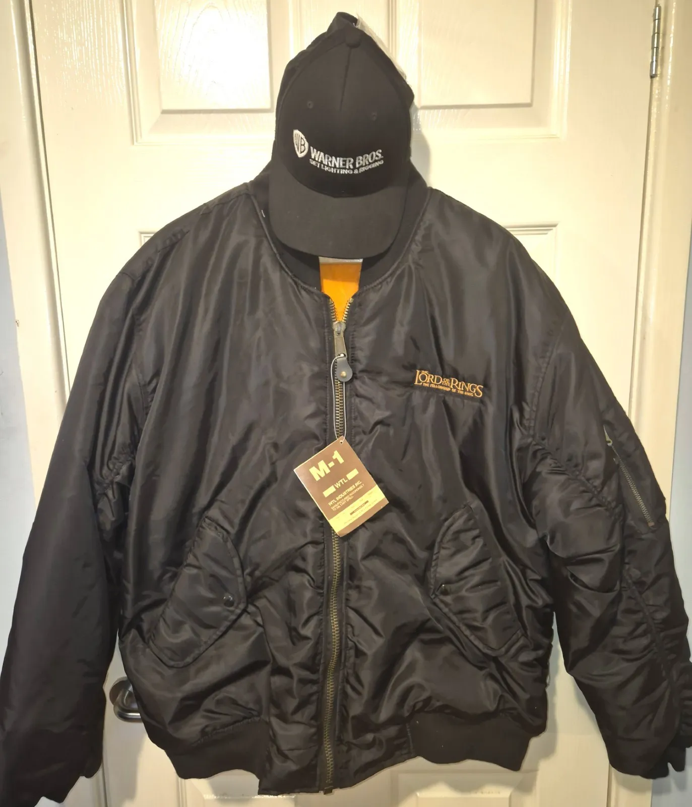 J.R.R .Tolkien, The Lord of the Rings, Crew Jacket, New, Never Worn